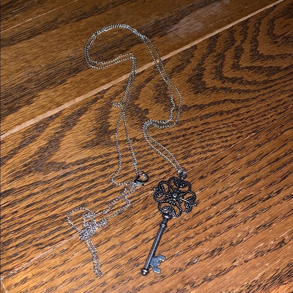 Jewelry - Cute Fashion Key Necklace
